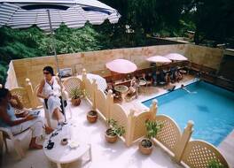 ホテル ゴールデン シティ 写真