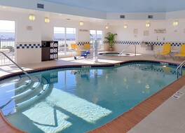 フェアフィールド イン&スイート ブルーミントン 写真