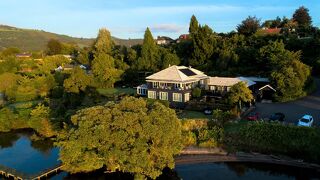 ブラックスワン レイクサイドロッジ ブティック ホテル