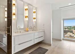 エンバシー スイーツ バイ ヒルトン ノックスビル ダウンタウン 写真