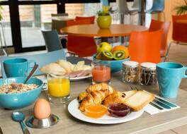 ザ オリジナルズ シティ オテル クレルモン フェラン シュッド オビエール