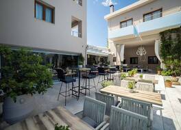 ラ ピッシーネ アート ホテル 写真