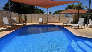 カルバリ シーフロント ヴィラズ