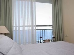 ララ オテル +12 オンリー アダルト 写真