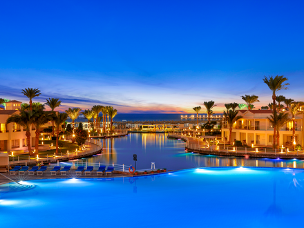 ピックアルバトロス ダナ ビーチ リゾート 写真