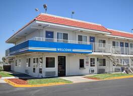 Motel 6-Fresno, CA - Blackstone South