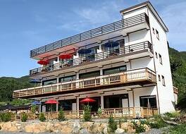 タニャン ソベサンマル 写真