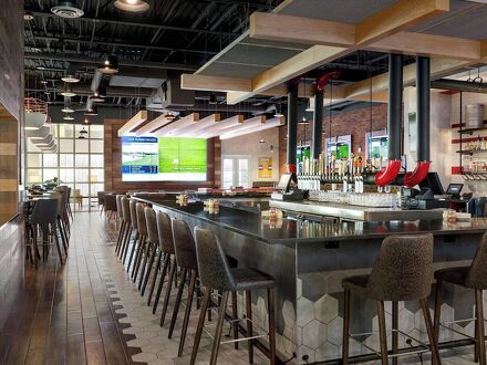 デルタ ホテルズ バイ マリオット インディアナポリス エアポート 写真