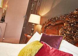 Dillons of Whitby 写真