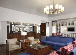 フォー ポインツ バイ シェラトン ベーカーズフィールド 写真