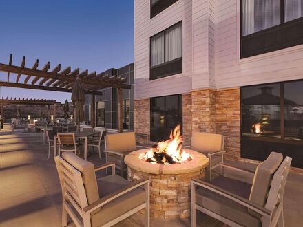 カントリー  イン & スイーツ バイ  ラディソンセバービル コダック テネシー 写真