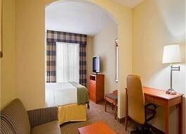 ホリデイ イン エクスプレス ホテル & スイーツ ゴーシェン by IHG 写真