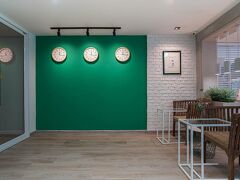 ハップ アット サトーン ホテル 写真