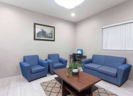 スーパー 8 バイ ウィンダム ベーカーズフィールド サウス カリフォルニア 写真