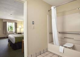 デイズ イン & スイーツ バイ ウィンダム シュトゥットガルト 写真