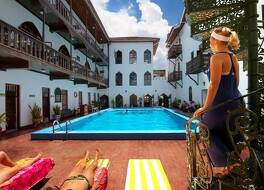 Tembo House Hotel And Apartments