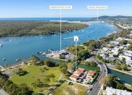 Villa Aqua Riverside Retreat with Pool