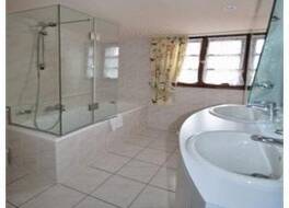 オステレリ シュエンディ 写真