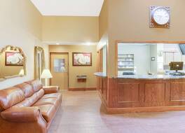 スーパー 8 バイ ウィンダム ミッチェル 写真