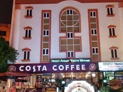 アマール ヤトリ ニワス 写真