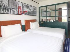 アシュリー トゥグ タニ メンテング 写真