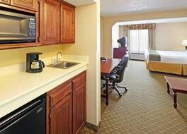 ホリデイ イン エクスプレス ホテル & スイーツ ベントンビル by IHG 写真