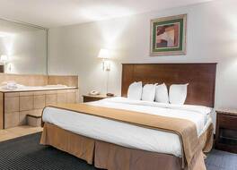 クオリティ イン & スイーツ ユニバーシティ 写真