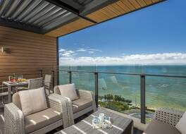 オークス レッドクリフ モン コモ スイーツ 写真