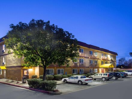 スーパー 8 バイ ウィンダム チコ 写真