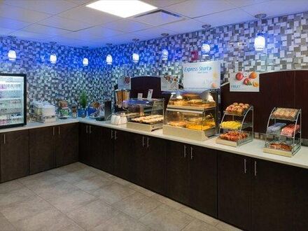 Holiday Inn Express & Suites Antioch By IHG 写真