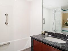 ミレニアム ホテル アンド カンファレンス センター グロスター ロンドン 写真