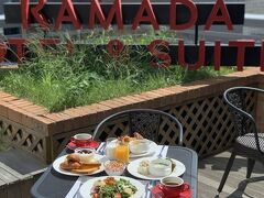 ラマダ ホテル アンド スイーツ ナンデモン 写真