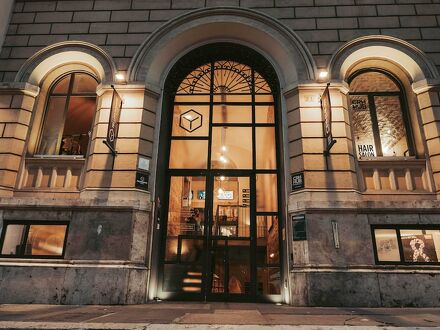 イエロースクエア ローマ 写真