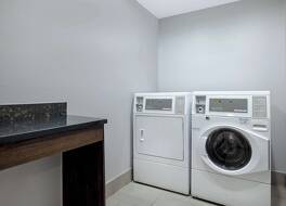 スパーク バイ ヒルトン エバンズビル イースト, IN 写真