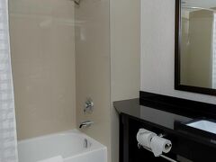 エンバシー スイーツ バイ ヒルトン ナイアガラ フォールズ フォールズビュー 写真