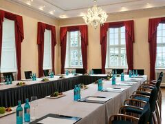 ホテル タッシェンベルクパレス ケンピンスキー 写真