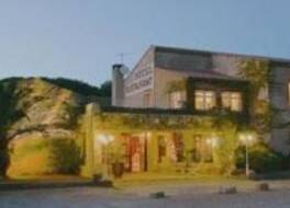 Les Aubuns Country Hotel