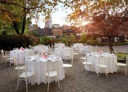 DoubleTree by Hilton Montreal Downtown 写真