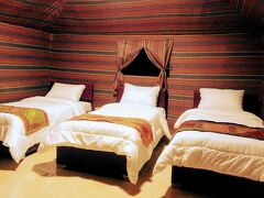 ビヨンド ワディ ラム キャンプ 写真