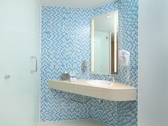 ホリデイ イン エクスプレス バルナ バリ バイ IHG 写真