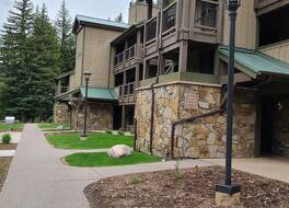 ブルーグリーンズ ストリームサイド アット ベイル