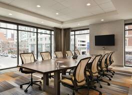 ホーム2 スイーツ バイ ヒルトン シカゴ リバー ノース 写真