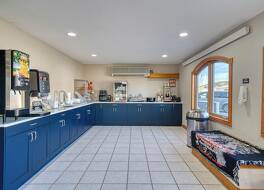 スーパー 8 バイ ウィンダム スタージス 写真