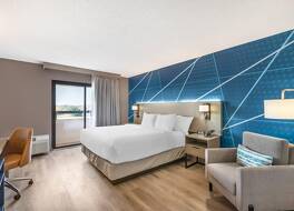 コンフォート イン アンド スイーツ アーリントン ハイツ - バッファロー グローブ 写真