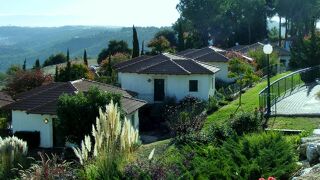 ショーレッシュ グリーン ヒルズ ファミリー スイーツ ホテル