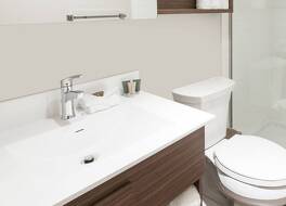 マイクロテル イン & スイーツ バイ ウィンダム フォート マクマレー 写真