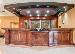 クラリオン イン エルムハースト - オーク ブルック ニア I-88, I-290, I-294