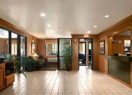 スーパー 8 バイ ウィンダム ピオリア イースト 写真