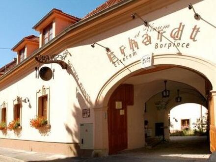 エルハルト パンジオ 写真