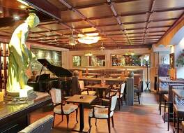 Queen's Astoria Design Hotel 写真